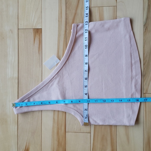 ZARA Asymmetrical crop top - Picture 7 of 9